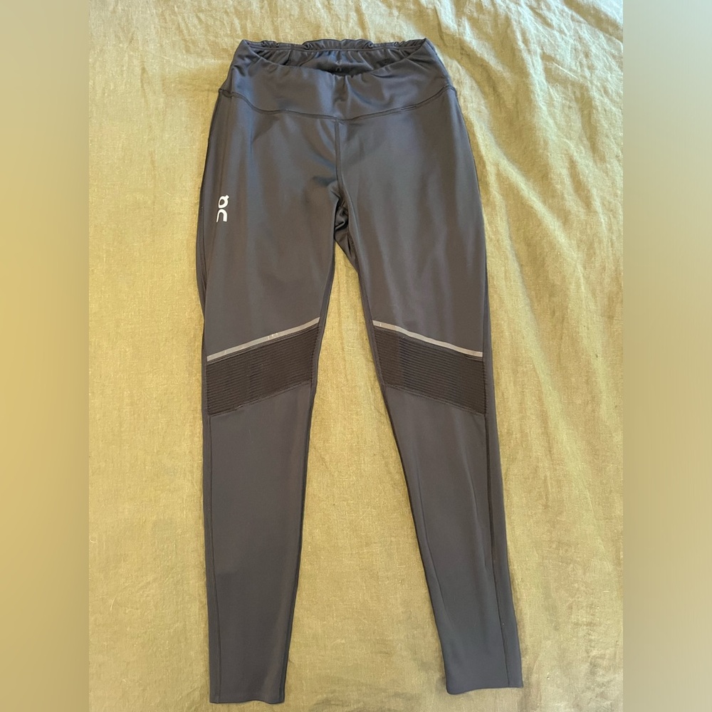 On Running black running tights